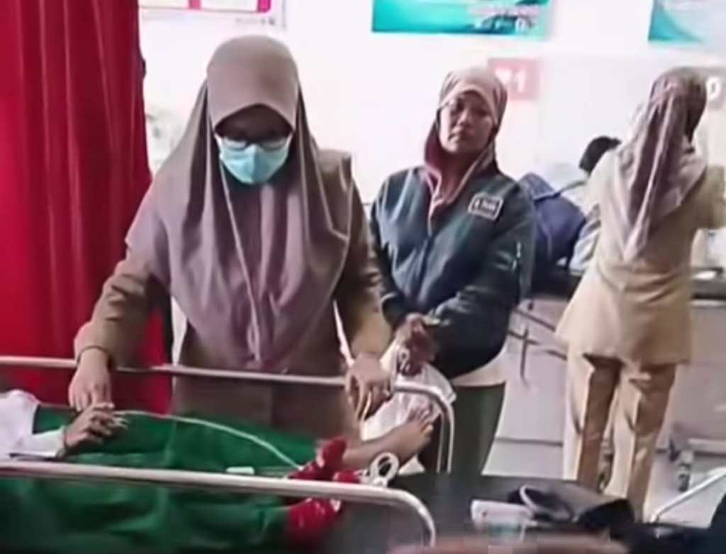 Diduga Keracunan MBG, 28 Siswa MI Gumukmas Jember&nbsp;Muntah-muntah