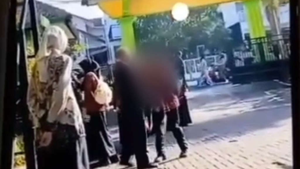 Kronologi Dugaan Oknum Kepala Sekolah SMP Negeri di Malang Pukuli Siswa Gara-Gara&nbsp;Seragam